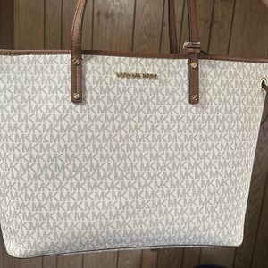 Michael Kors Tote used once brand new !